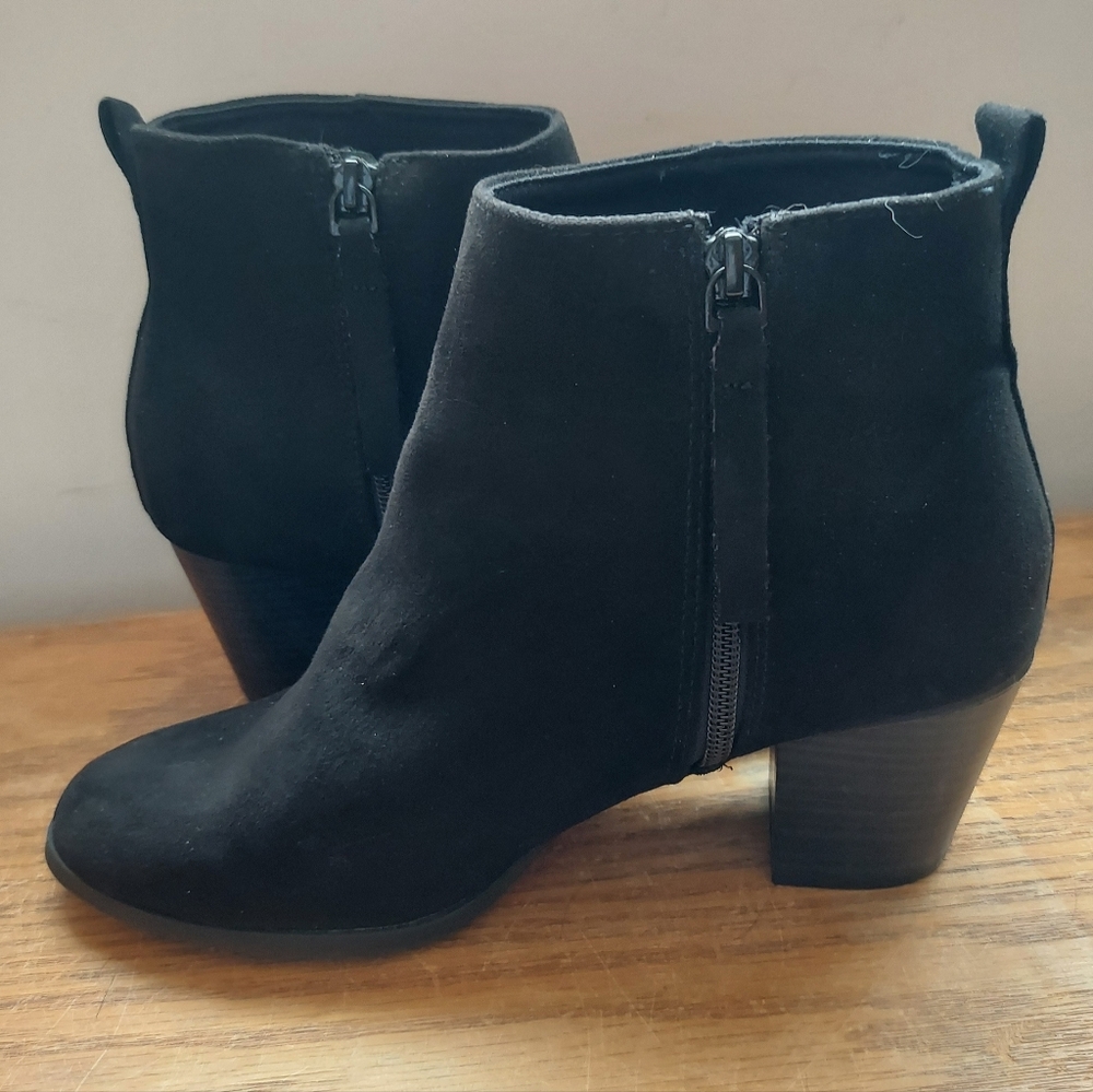 Old Navy Black Mid Ankle Boots